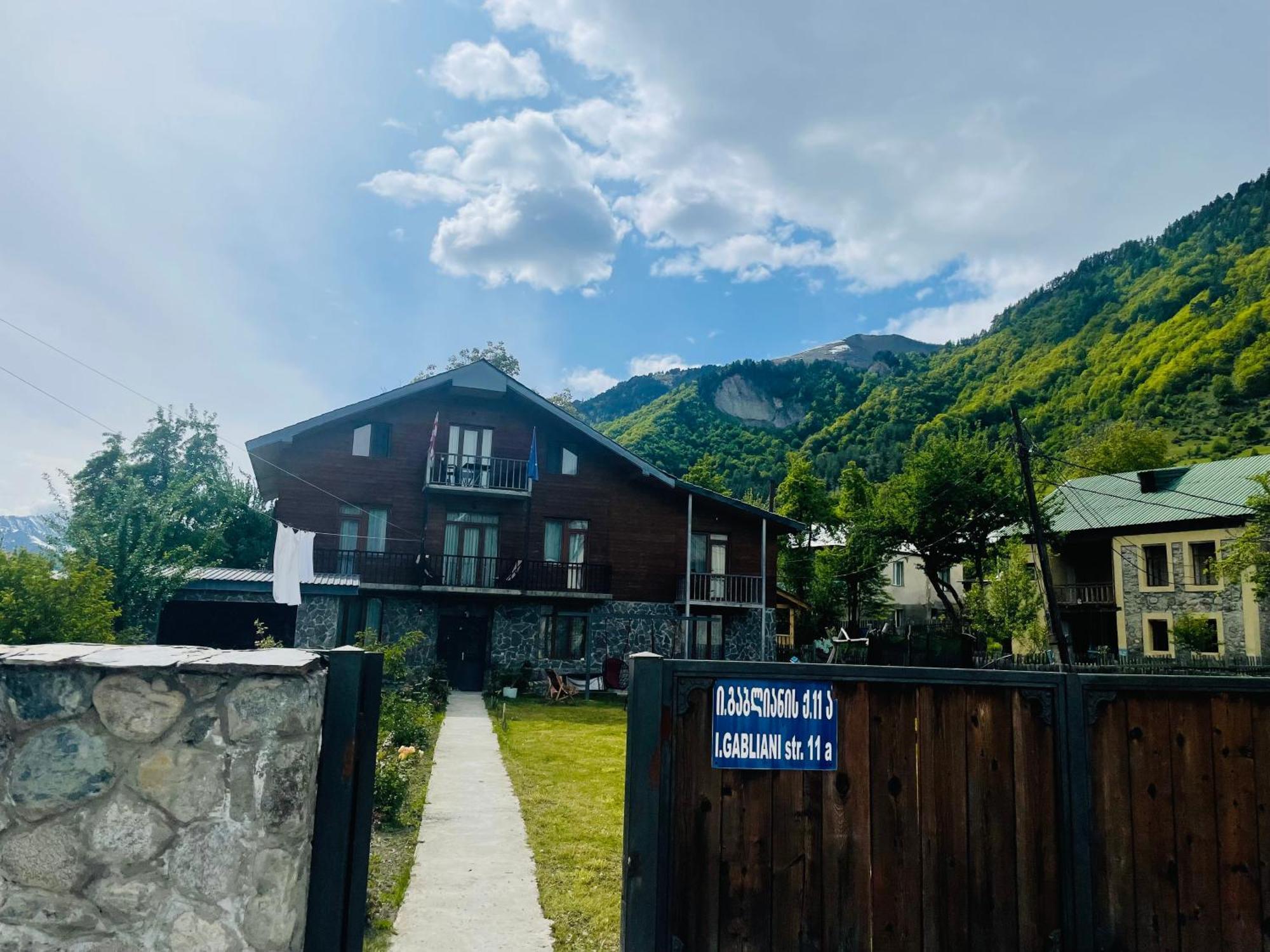 Manana Japaridze'S Guesthouse Mestia Eksteriør bilde